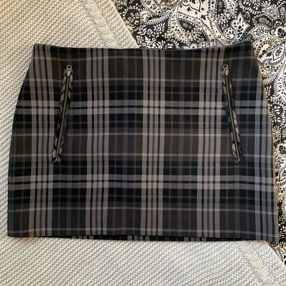 Aritzia Wilfred Mini Skirt - Picture 1 of 6
